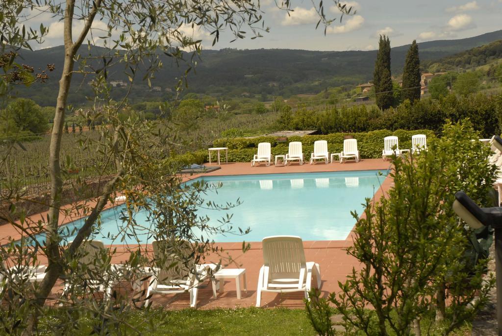 Relais Borgo Di Toiano Guest House Совичиле Екстериор снимка