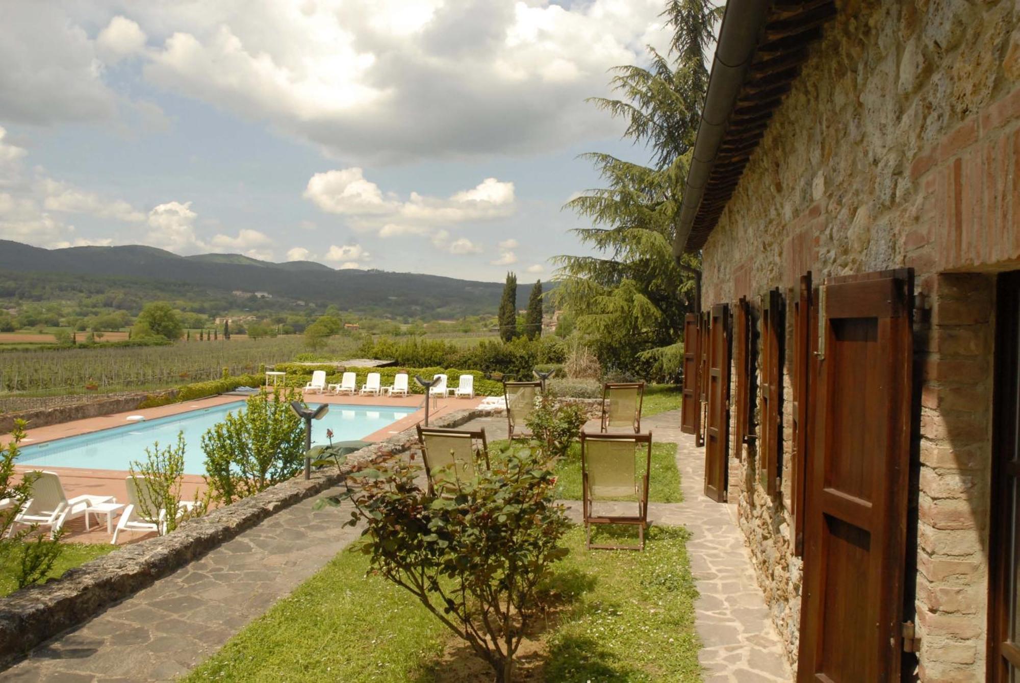 Relais Borgo Di Toiano Guest House Совичиле Екстериор снимка