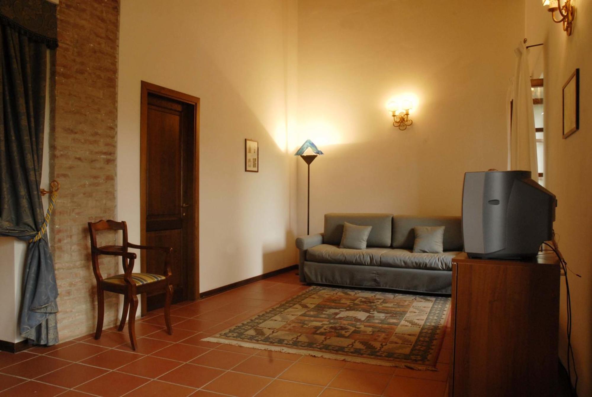Relais Borgo Di Toiano Guest House Совичиле Стая снимка