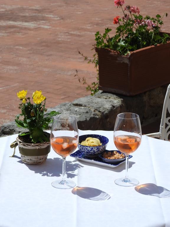 Relais Borgo Di Toiano Guest House Совичиле Екстериор снимка