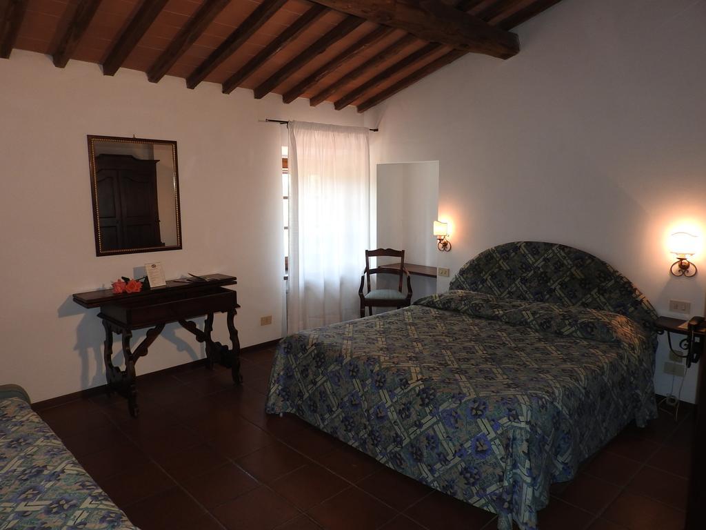 Relais Borgo Di Toiano Guest House Совичиле Екстериор снимка