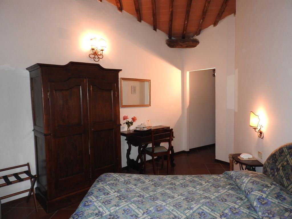 Relais Borgo Di Toiano Guest House Совичиле Екстериор снимка