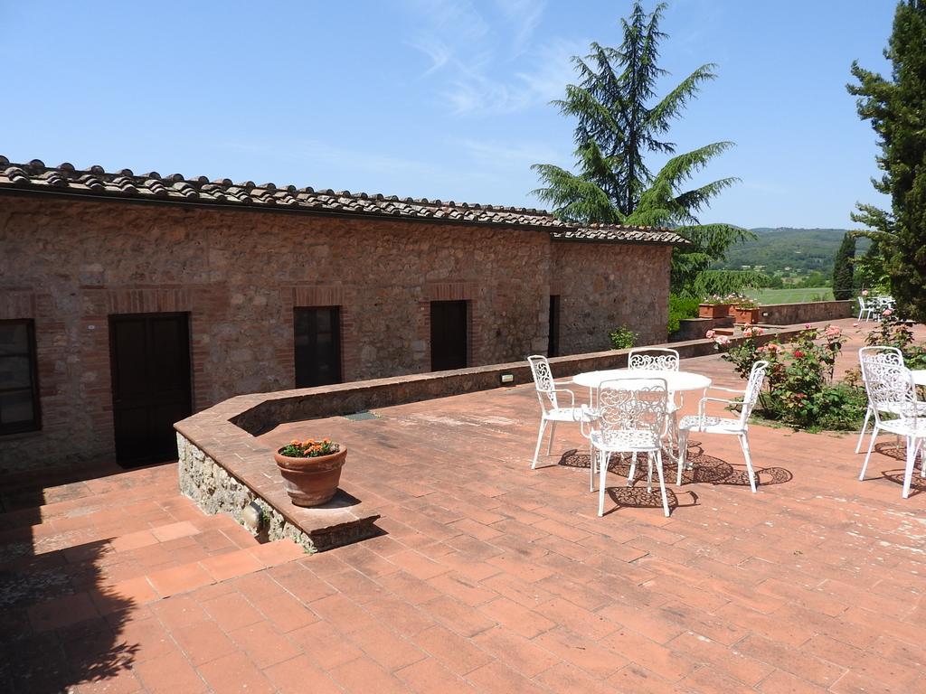 Relais Borgo Di Toiano Guest House Совичиле Екстериор снимка