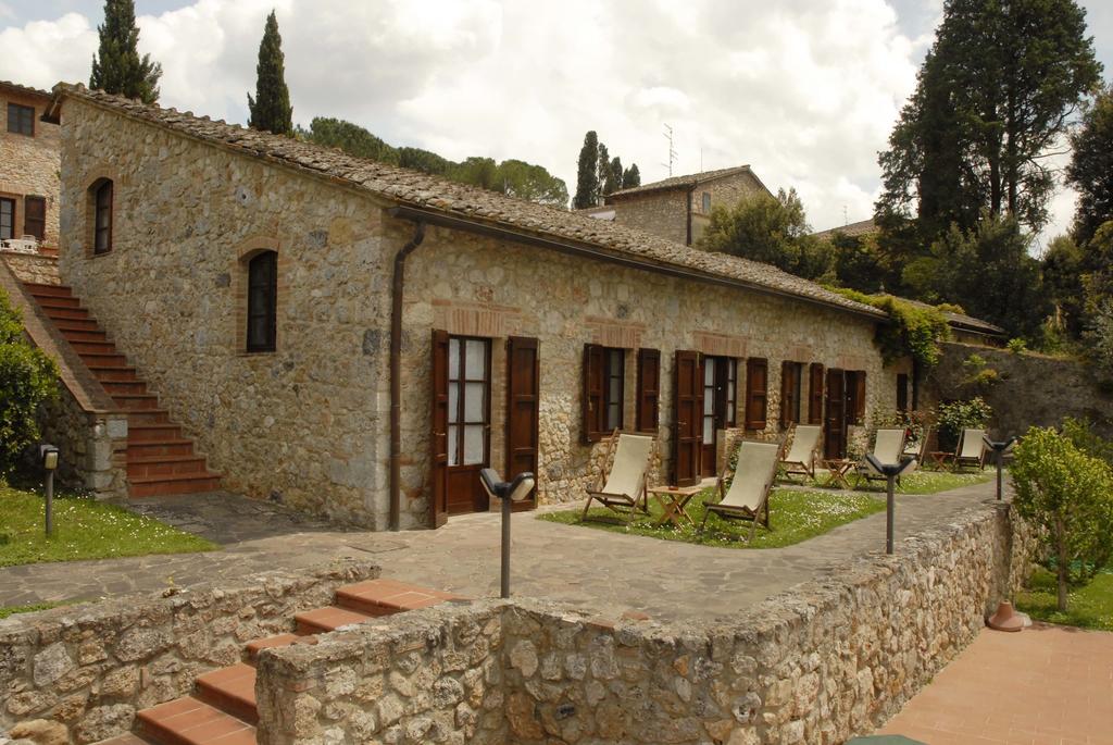 Relais Borgo Di Toiano Guest House Совичиле Екстериор снимка