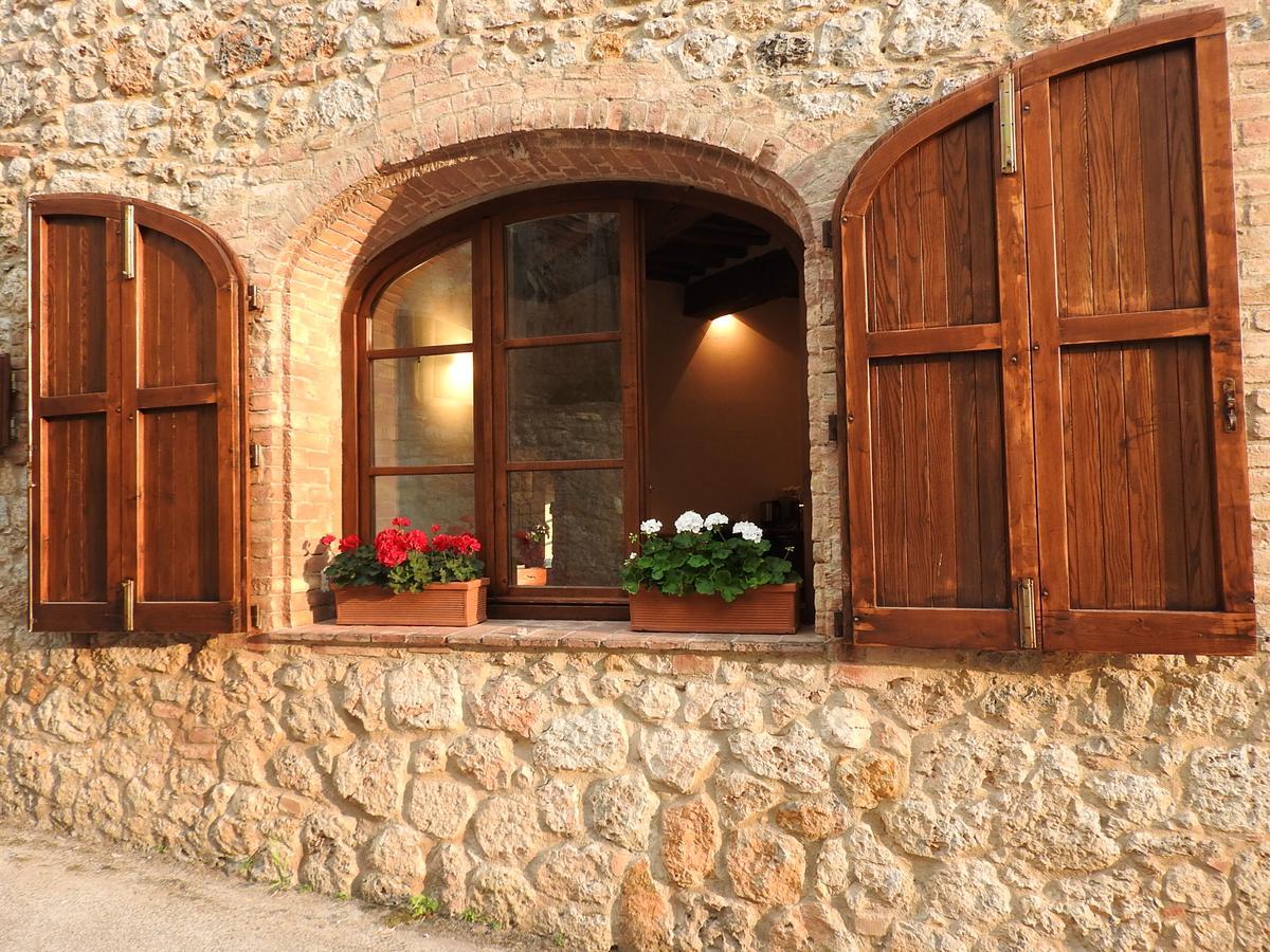 Relais Borgo Di Toiano Guest House Совичиле Екстериор снимка